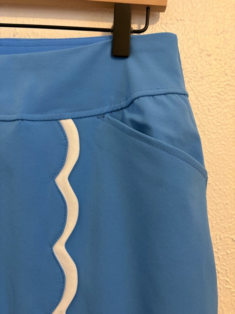Lilly Pulitzer Luxletic Monica Scallop Skort, Size 4 - Picture 2 of 9
